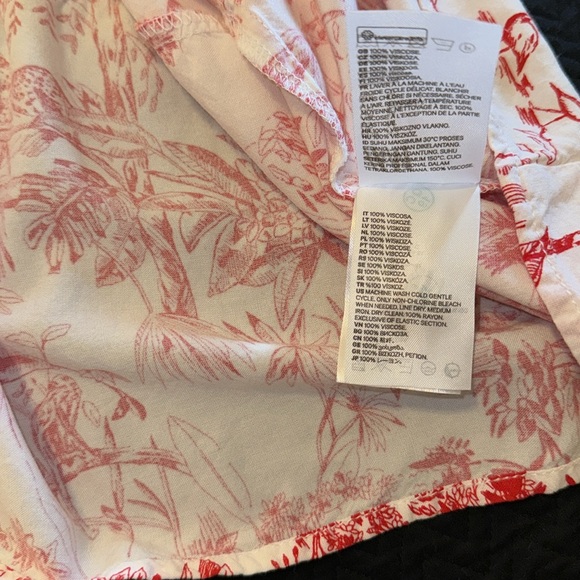H&M DRESS! Ivory and Red color. Size Medium. Great condition. Drawstring sides. - Picture 11 of 11